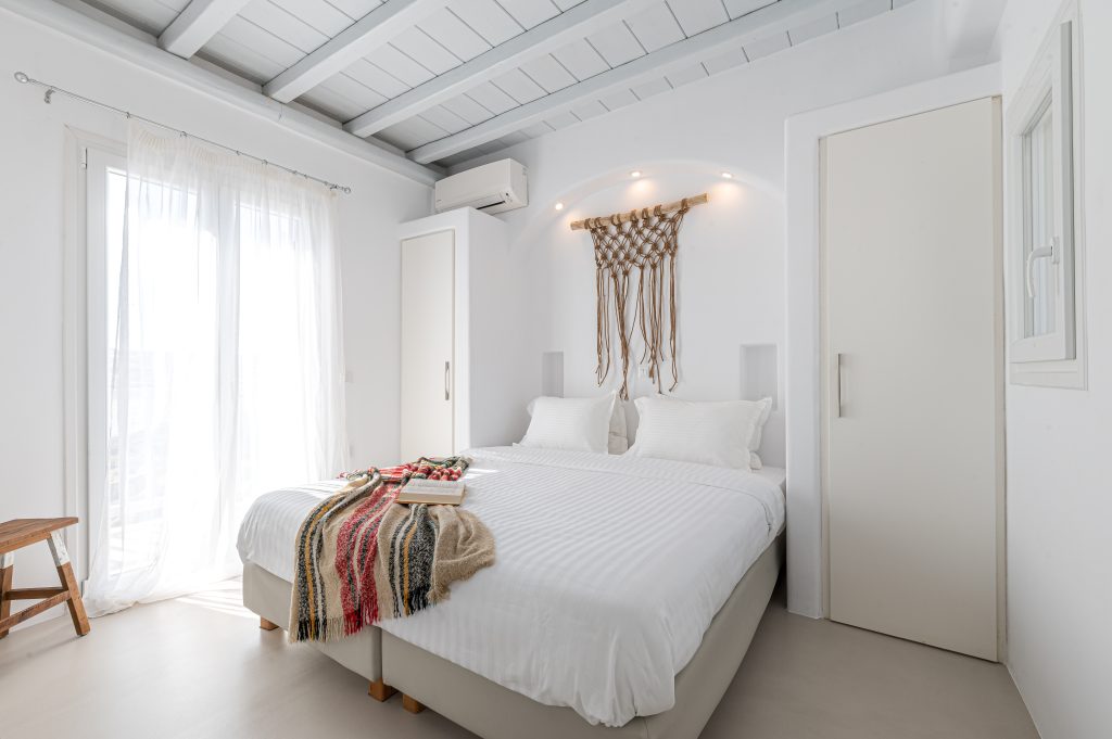 Villa Diem Aurora in Ornos-mykonos available for rent by Presidence