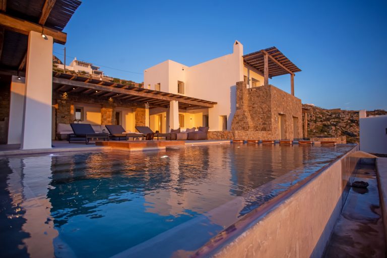 Villa Arcadia in  available by Presidence